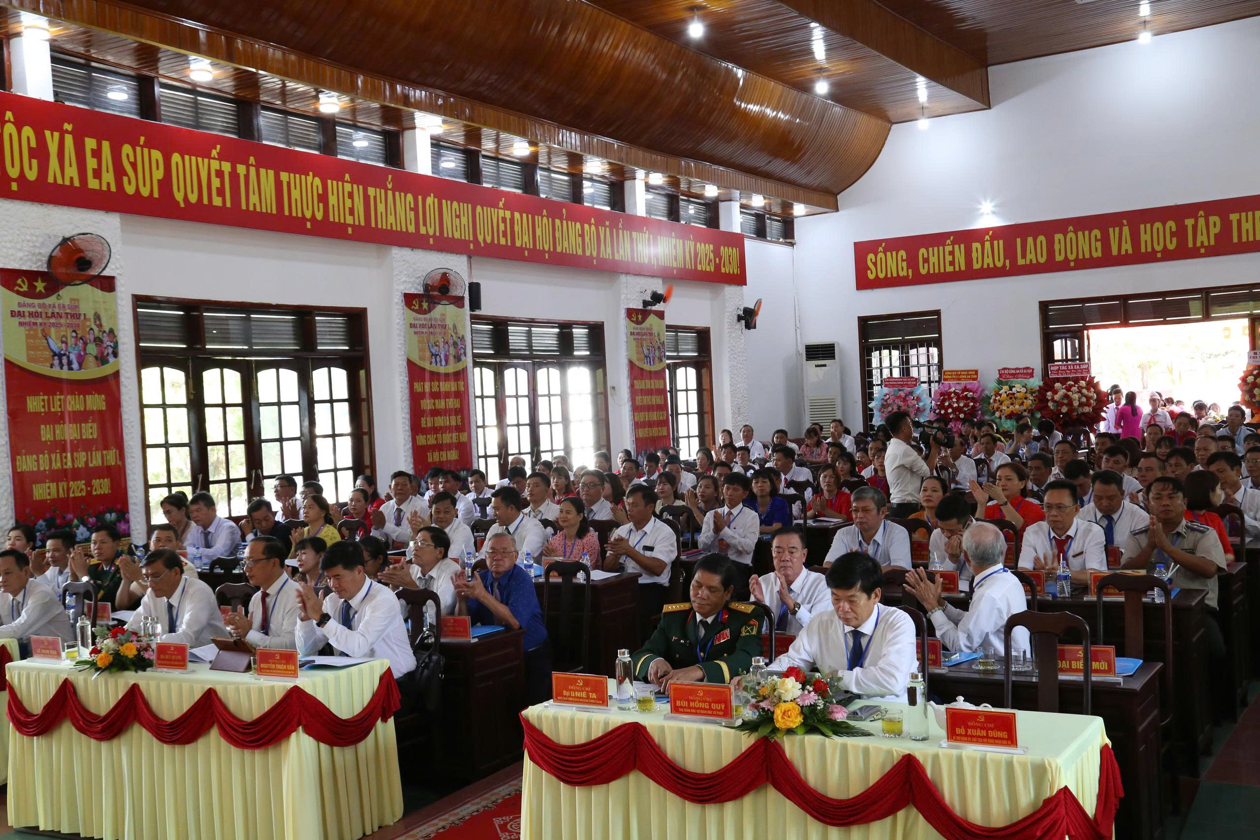 đại hoi đảng bộ xã